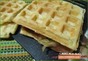 waffle salati con crauti e  prosciutto
