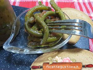 fagiolini conservati al pomodoro