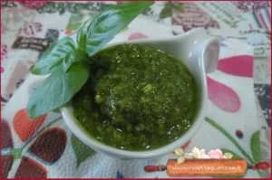 pesto basilico erba fungo