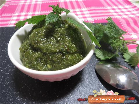 pesto ortica