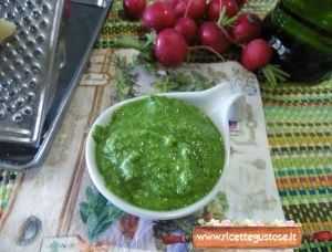 pesto con foglie di ravanelli