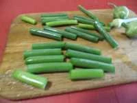 talli e fiori di aglione sott olio immagine 2