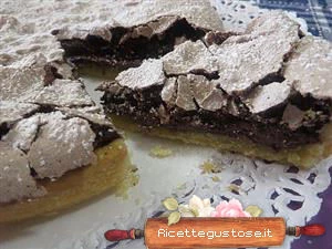 foto crostata di nutella meringata