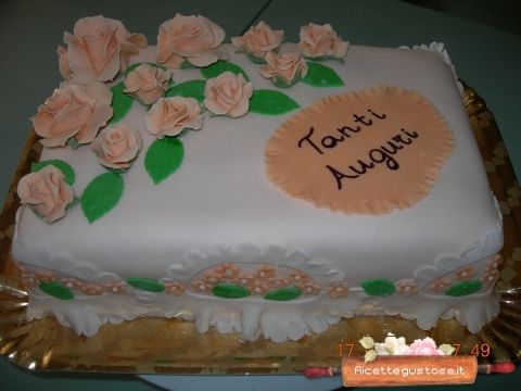 torta millefoglie con rose in gum paste