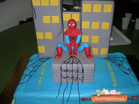 torta millefoglie con spidermann