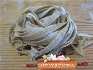 Fettuccine impastate con funghi porcini