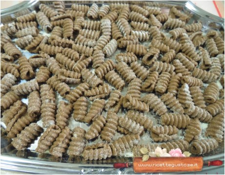 gnocchetti sardi con farina di malto nero