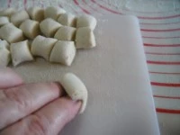 gnocchi di pane e lenticchie immagine 7