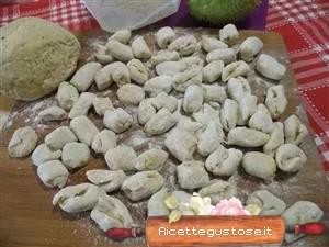 gnocchi di patate spinose immagine 1
