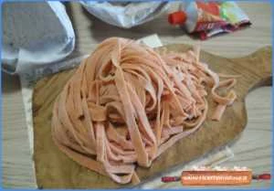 tagliatelle concentrato di pomodoro ricetta