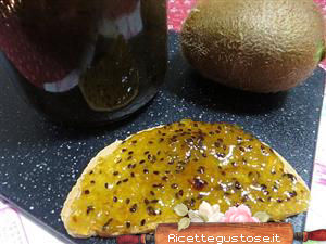 marmelata di kiwi