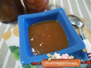 Marmellata di prugne e pesche