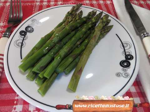 asparagi microonde al vapore