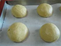 Brioche pronte per la seconda lievitazione