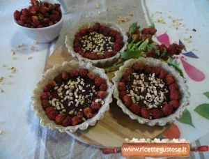 crostatine nocciole e spinacio fragola