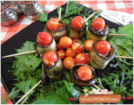 involtini di melanzane con feta greca e pomodorini litchi