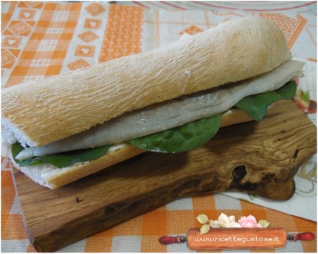 Ricetta panino branzino piastra di sale spinacio rosso malabar