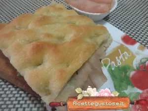 pizza valeriana e bresaola di tacchino