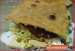 pizza bianca farcita insalata pan di zucchero bresaola di equino