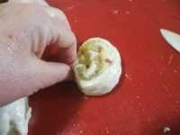 girelle di pizza patate e speck immagine 11