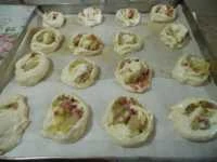girelle di pizza patate e speck immagine 12