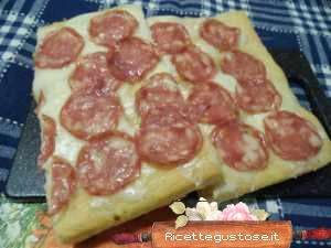 pizza alle patate scamorza salamino ricetta