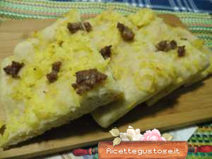 pizza bianca patate salsicce