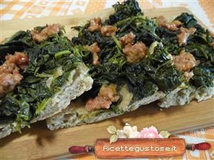 pizza integrale broccoletti e salsiccia ricetta