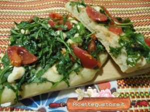 pizza rucola e pomodorini