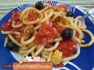 bucatini pesce spada e oliva ricetta
