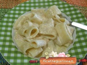 calamarata panna e salmone ricetta