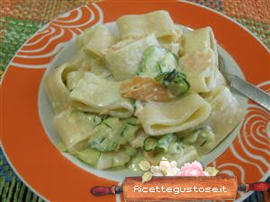 calamarata zucchine e salmone