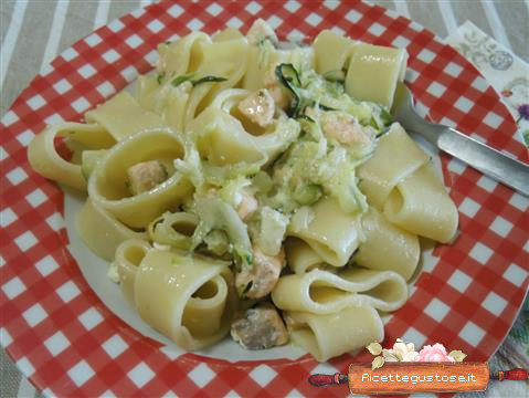 calamarata salmone marinato e caprino