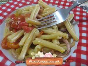 ricetta casarecce peperoni e calamari