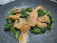 farfalle spinaci e salmone immagine 2