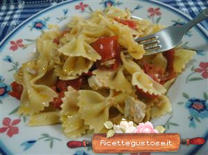 Farfalle tonno fresco pesto e pomodorini
