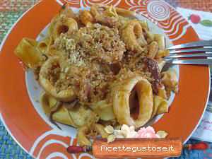 pappardelle calamari e pane fritto