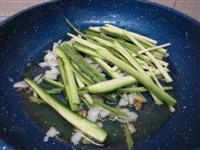 spaghetti tonno zucchine e melanzane 1 immagine