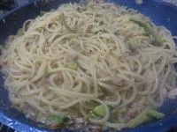 spaghetti tonno zucchine e melanzane 4 immagine