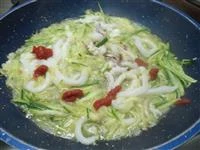 spaghetti calamari e zucchine immagine 3