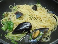 spaghetti cozze e zucchine immagine 4