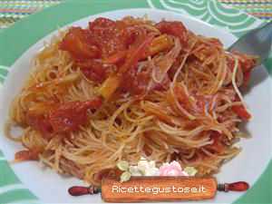 Spaghetti di riso pomodorini e fasolari