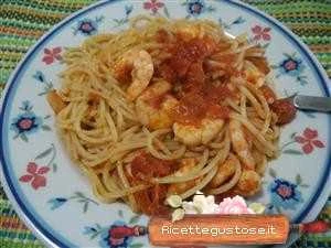spaghetti mazzancolle e pomodorni