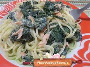 spaghetti ortica salmone