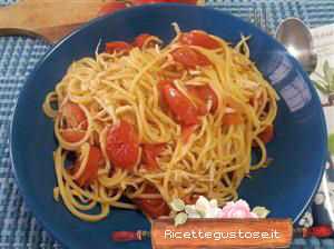 Spaghetti pomodorini e pesce ghiaccio