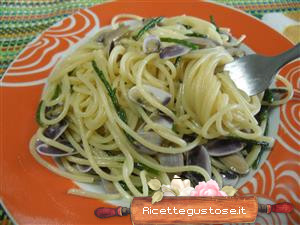spaghetti telline e salicornia
