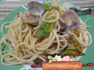 spaghetti vongole e fiori di zucca