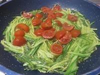 spaghetti vongole e zucchine immagine 3