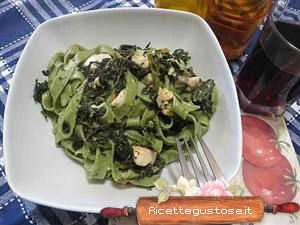 ricetta tagliatelle cicoria salmone