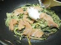 tagliatelle farina di riso zucchine e salmone immagine 6